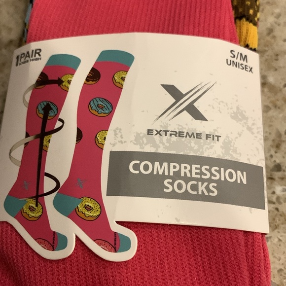 NWT Extreme Fit Compression Socks Size Small / Medium - Picture 2 of 5